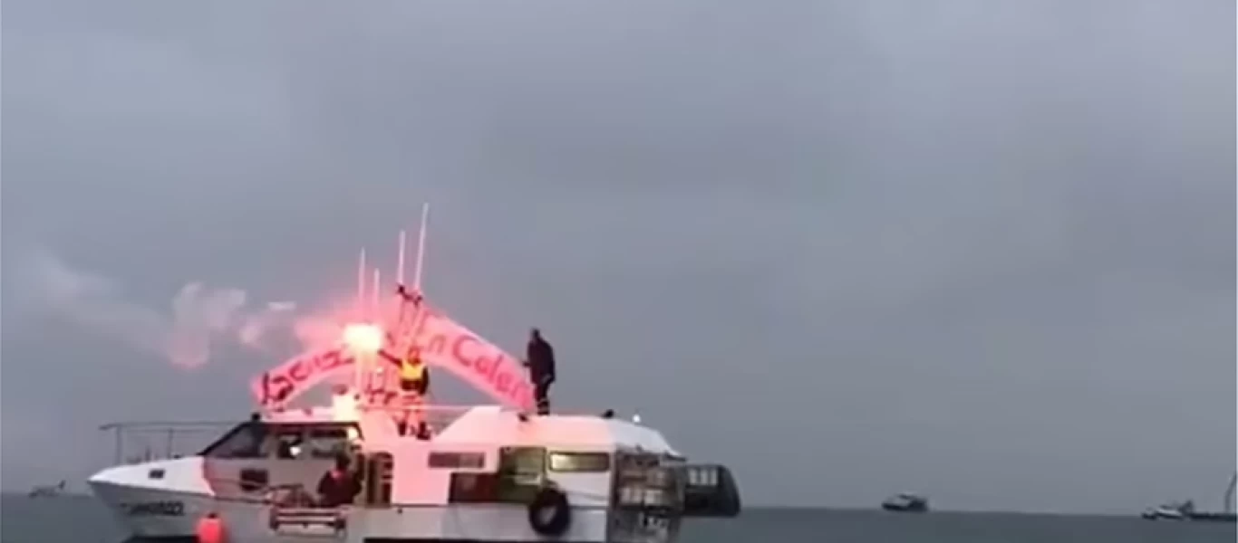 «Ναυμαχία του Τραφάλγκαρ» στην Μάγχη: Γάλλοι ψαράδες απέκλεισαν βρετανικά νησιά - Πυροβολισμοί ακόμα και με μουσκέτα!